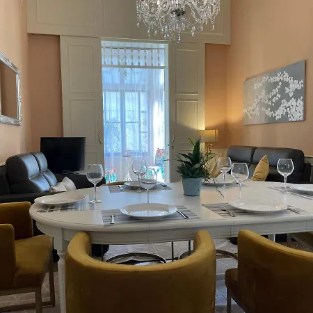Modernista Villa *